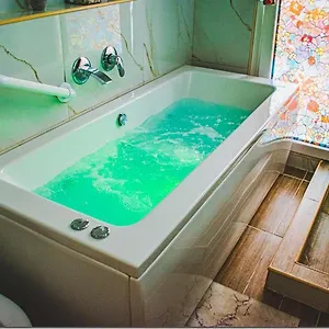 Kassandrou Hot Tub-jakuzzi - 2 Bedrooms - Big Balcony - Center Θεσσαλονίκη